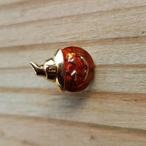 Avon pumpkin pin/single earring